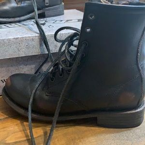 FREEBIRD by STEVEN Manchester Boots - Combat